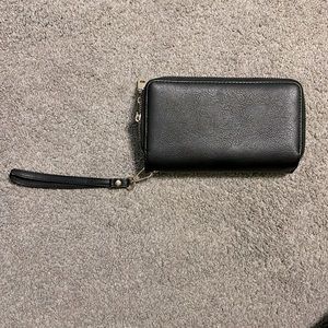 Black and gold wristlet